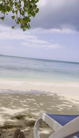 Beautiful day for some beach fun 😍 : video clip