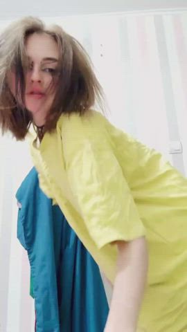 Interract if you know what to do with my teen thick ass : video clip