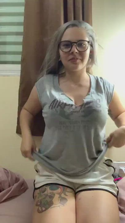 A little stripTEASE for you guys : video clip