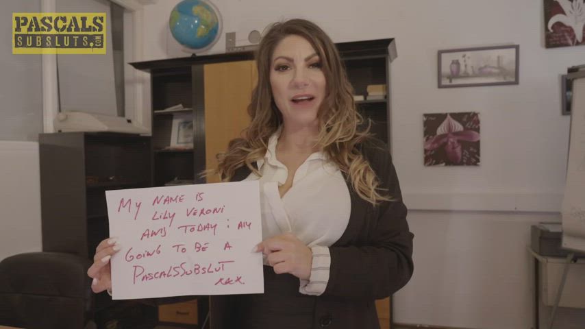 Italian business MILF Lily Veroni hails from the tourism and hospitality industry. : video clip