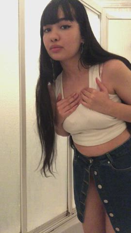 Do you get hard when you watch me undress? : video clip