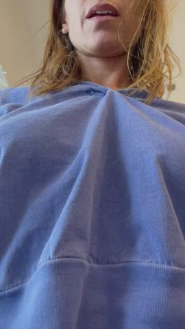 Getting a massage. Oh and flashing my tits😜 [GIF] : video clip