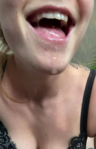 The perfect shot in my mouth : video clip