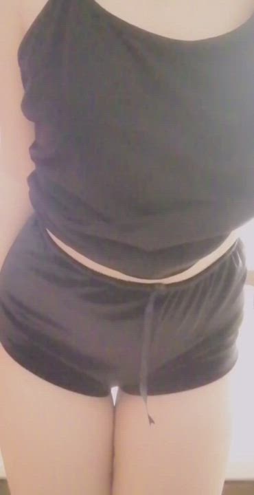 Do you like when I strip and spread my legs for you😏 : video clip