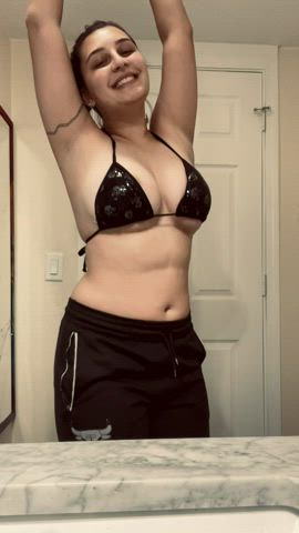 I need you to just make me your little slut : video clip