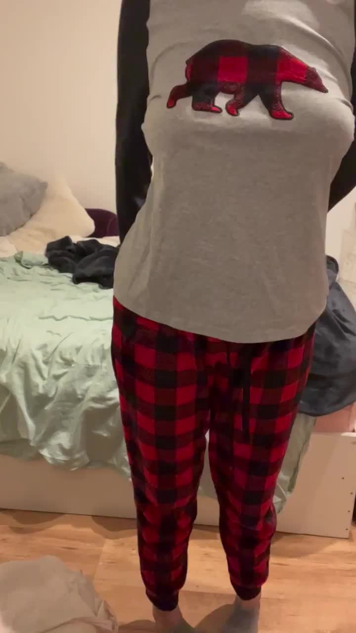 Some call me stupid for uploading nudes online… : video clip