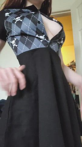 Good girls don't wear panties : video clip