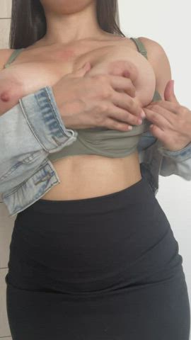 Am I tempting you to grab my natural boobies : video clip
