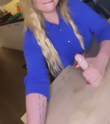 I wanna suck a Redditor's cock so bad, any dad volunteers? : video clip