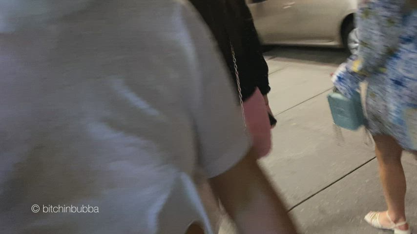 Flashing on the busy street : video clip