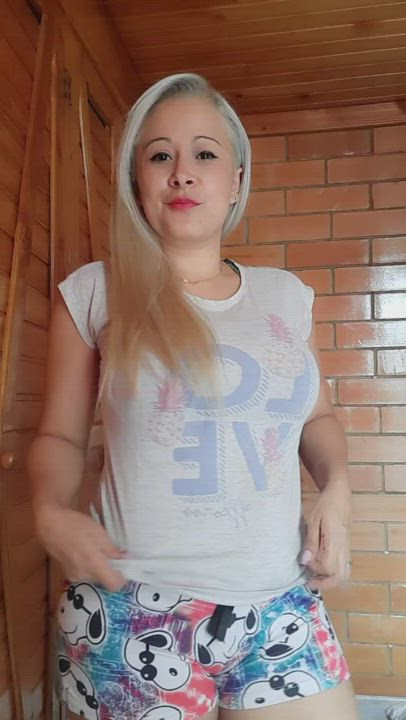 Are my panties too small or is my ass too big? : video clip