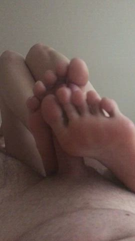 toe play 😌😌 : video clip