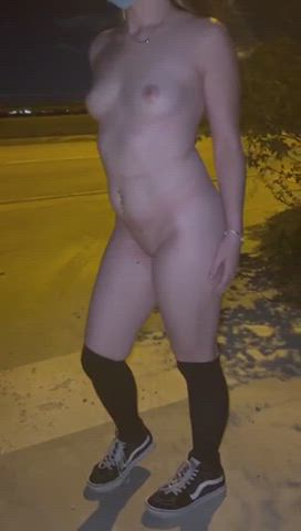 I want you to fuck me out here : video clip