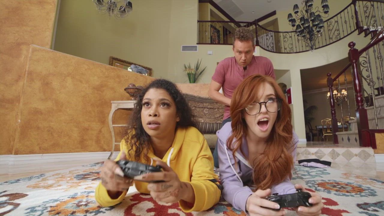 Ebony Freeuse Gamer Girl Teens : video clip