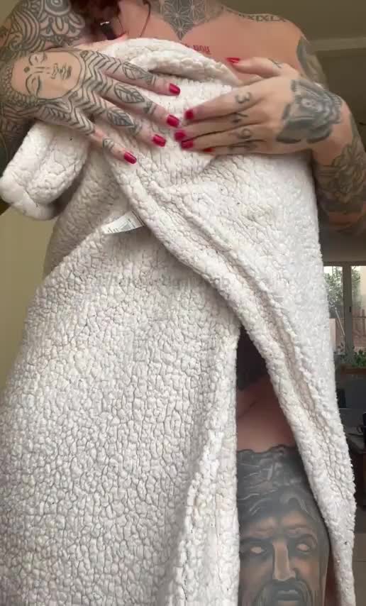 I have a plump innie : video clip