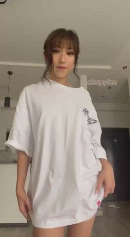 I need someone to fuck me asap, would you go hard or be gentle?✨ : video clip