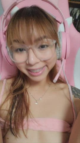 Wanna eat me out in my gaming chair? : video clip