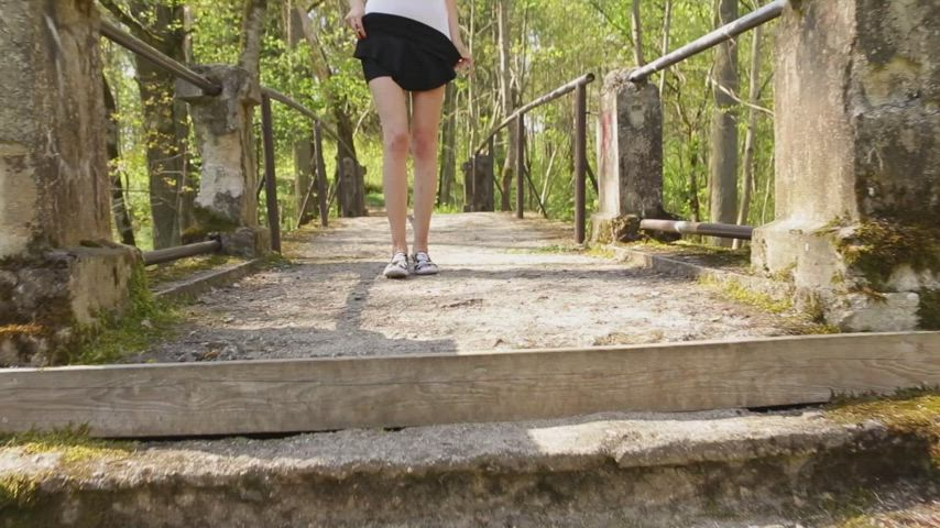 Wearing No Panties In The Park : video clip