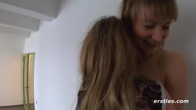 Eating pussy at the public library. : video clip