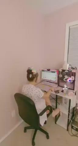 anybody know the video or name of girl in this video? : video clip