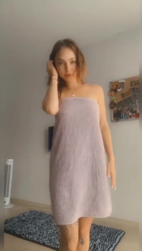 Enyone else need plans for tonight? : video clip