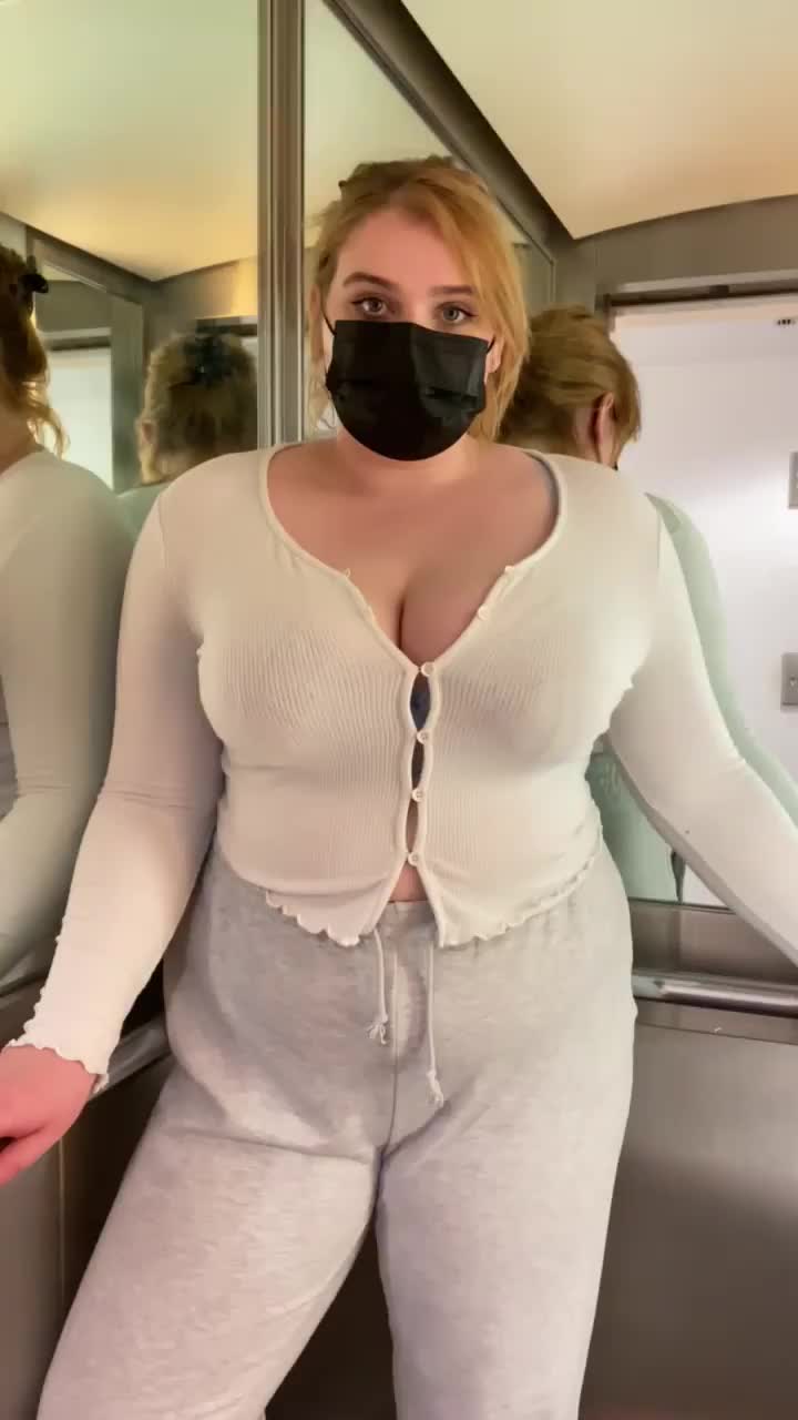 How many dads wouldn’t mind me flashing them in public? : video clip