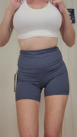 Meet me in the dressing room and suck my nipples : video clip