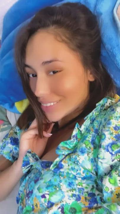 Say hi if youd give a creampie : video clip