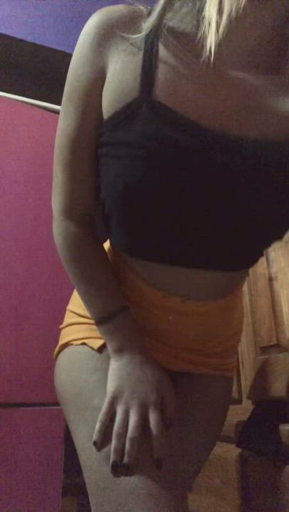 Be honest. Would you fuck me with your tongue? : video clip