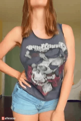 She is a favorite past time : video clip
