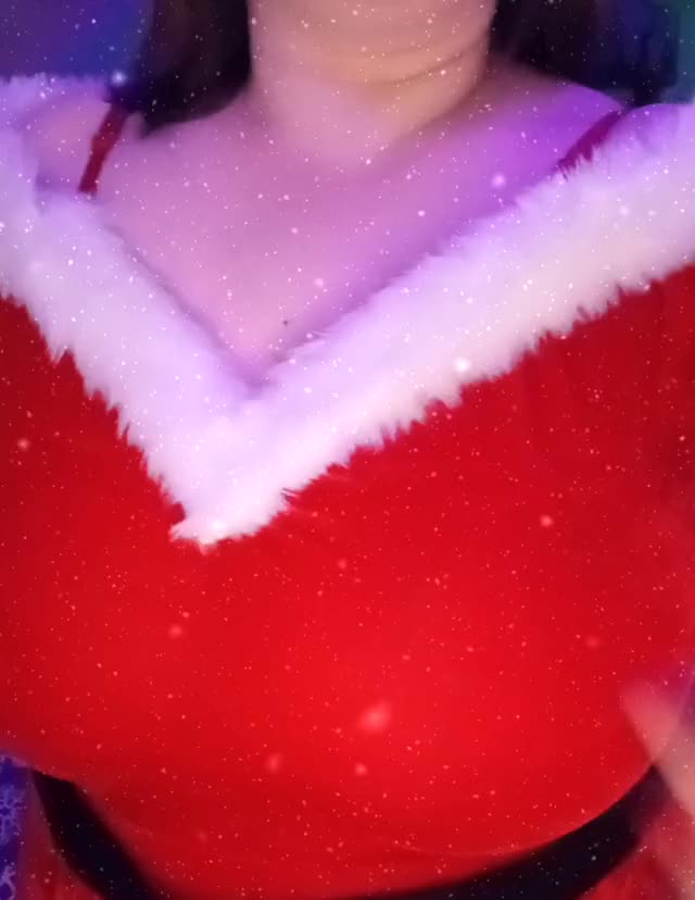 Feast your eyes on these Holly Jollys [OC] : video clip