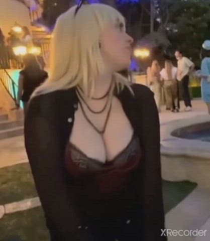 Billie slowdown jiggles : video clip