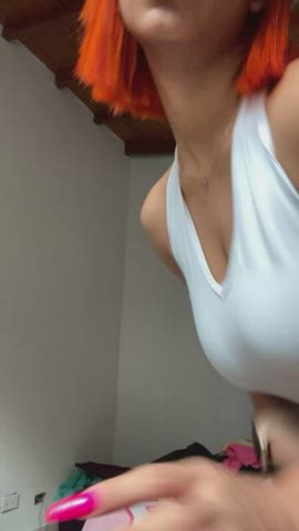 I want to sit on your face very much : video clip