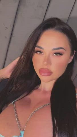 Wait til the end to see my bimbo tits OUT 🙊 : video clip