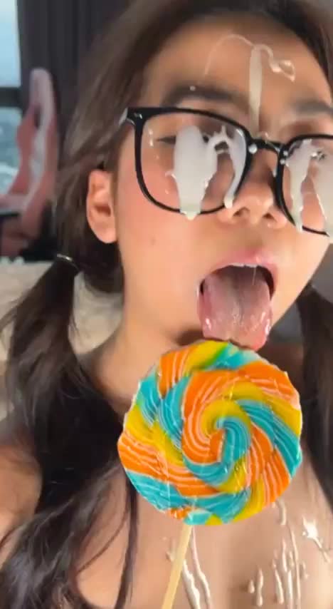 Would you cum on this dumb asian girl? : video clip