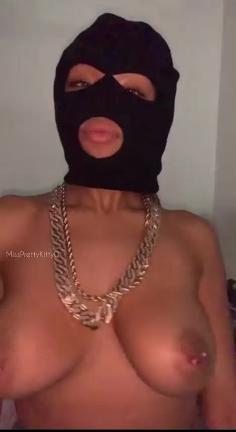 Not a drop but who loves some swinging action 😈 : video clip