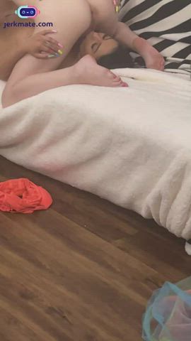 Behind The Scenes Brunette Face Sitting Lesbian Pussy Eating : video clip
