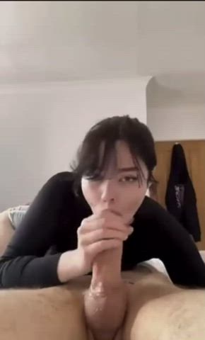 Anyone know her or have a source plz??? : video clip