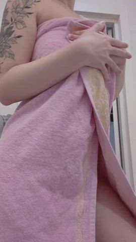 Hope, you like my pale body : video clip