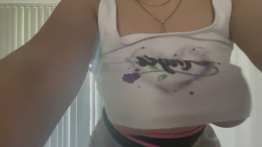 My girl was face timing me while working out and her boobs wanted to say hi😈 : video clip