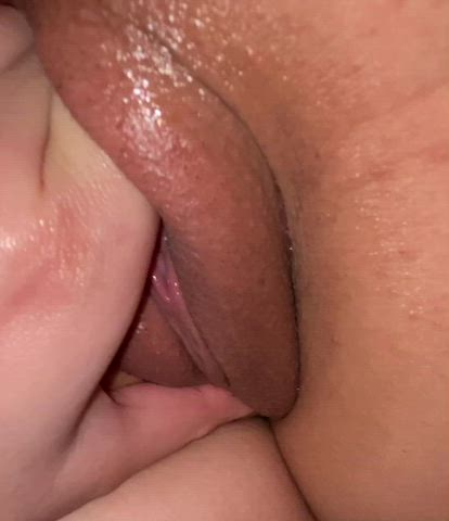 Canât stop squirting secretly with my husband in this room : video clip