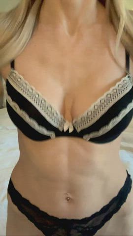 Bouncing & jiggling them : video clip