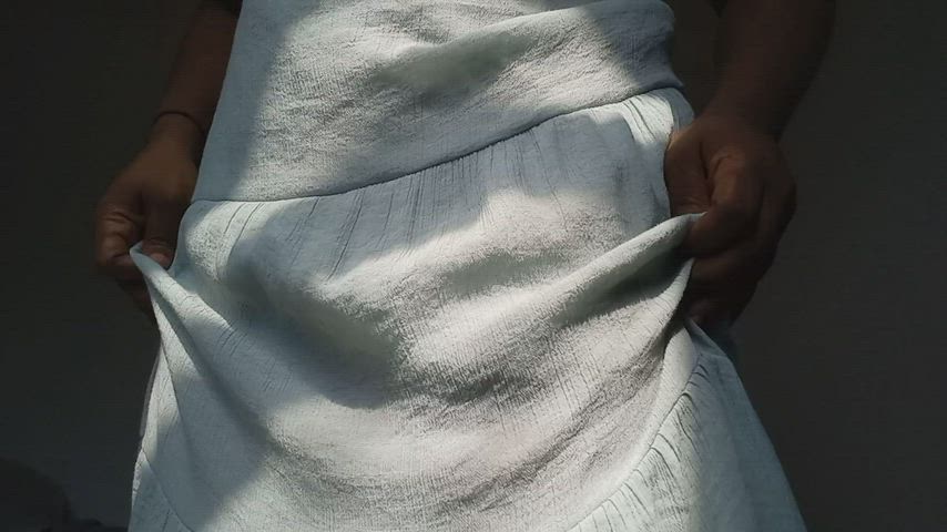 Ever wonder what's under that black girl's dress at the grocery store? : video clip
