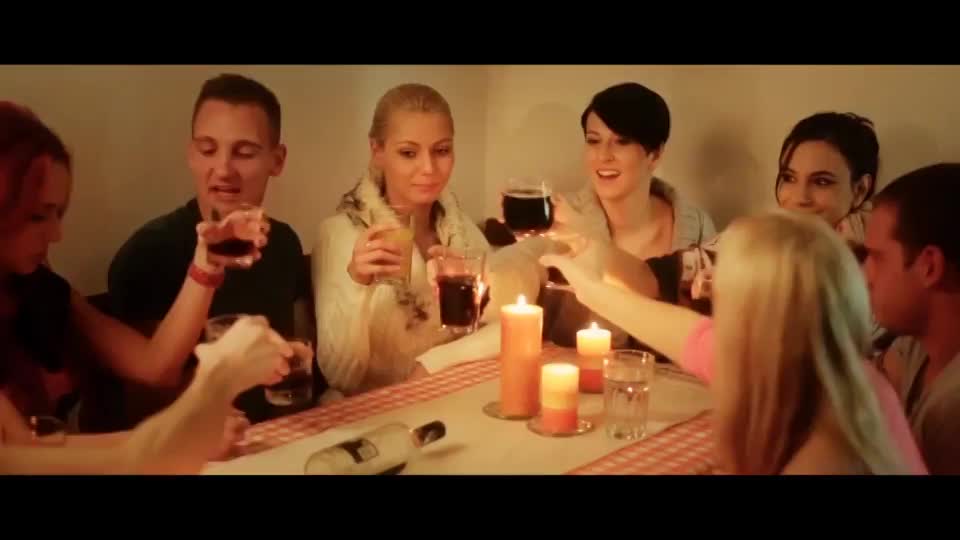 The Best Kind Of Spin The Bottle : video clip
