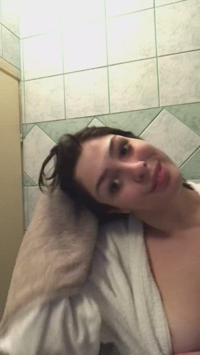 (18) come take a shower for christmas with me 😈💦🎄 : video clip