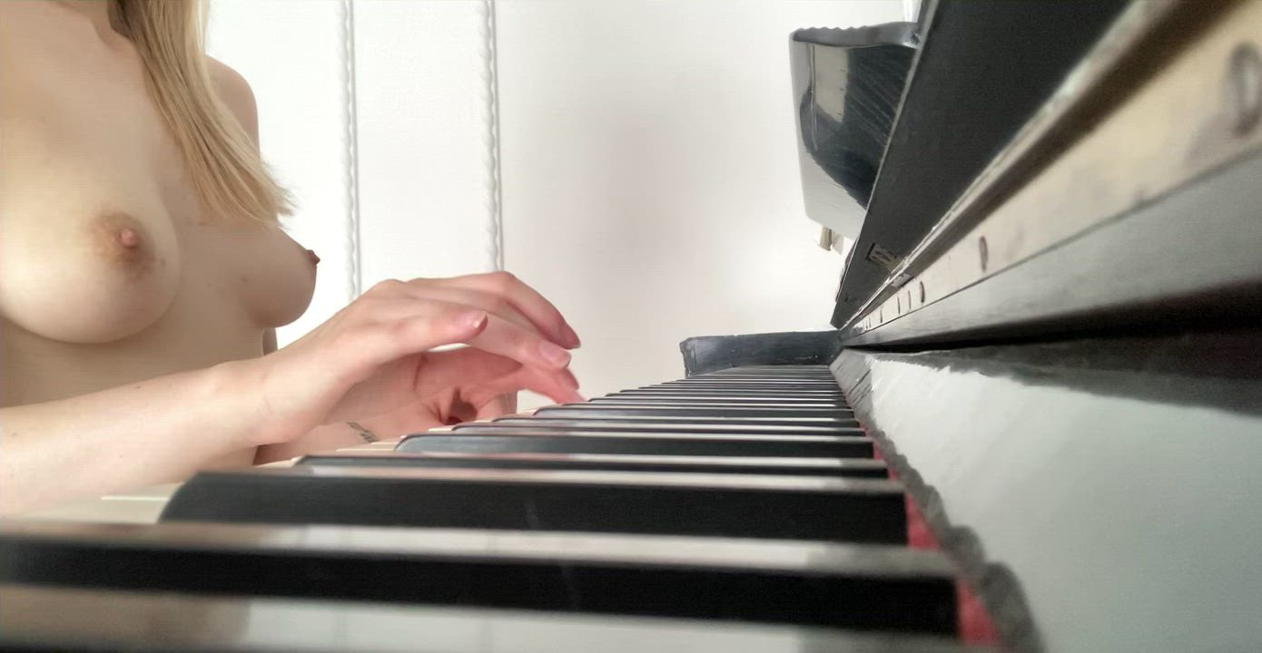 I have discovered that my boobs bounce nicely when I play so I just wanted to share : video clip
