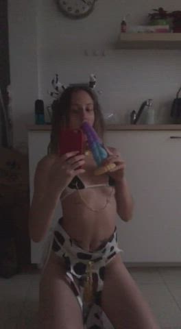 Some dildo play : video clip