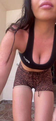 would u fuck me if I'm sweaty like that after my workout : video clip