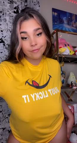 Please lick my nipples : video clip