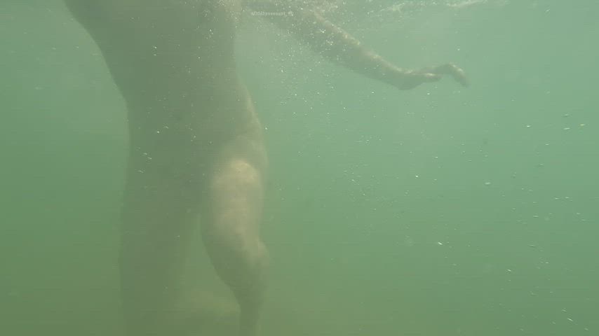 I was dared to swim naked [GIF] : video clip